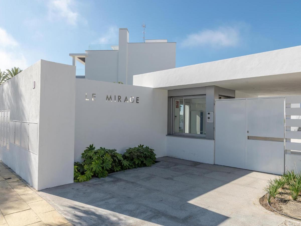 Vacation Marbella I Le Mirage Retreat, New Condo, Pool *