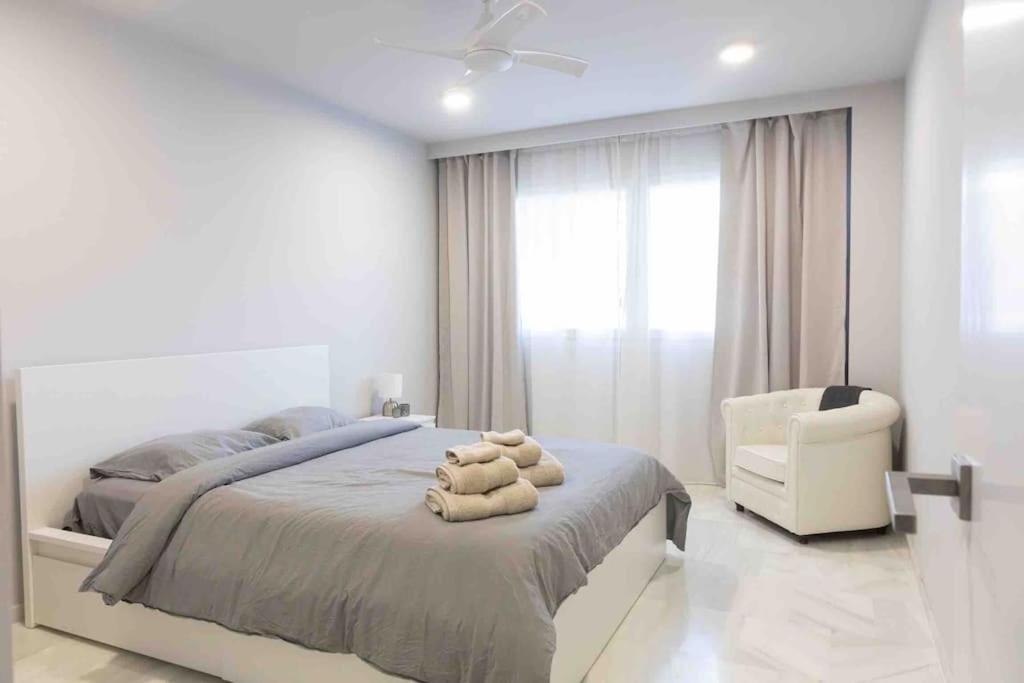 Rosa Benahavis Villa Estepona
