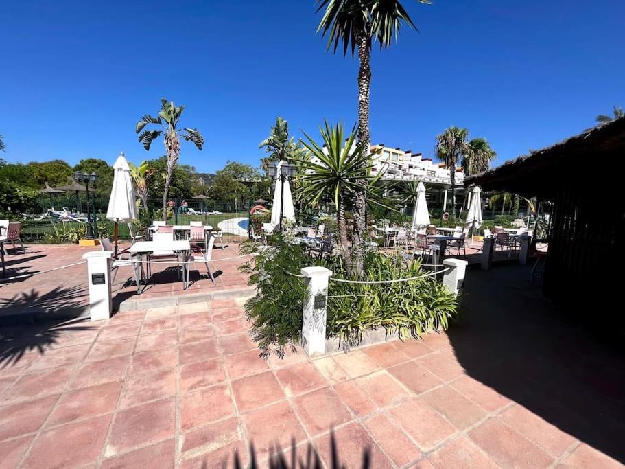 Rosa Benahavis Villa Estepona