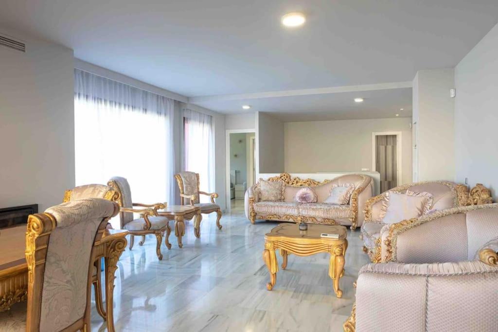 Rosa Benahavis Villa Estepona