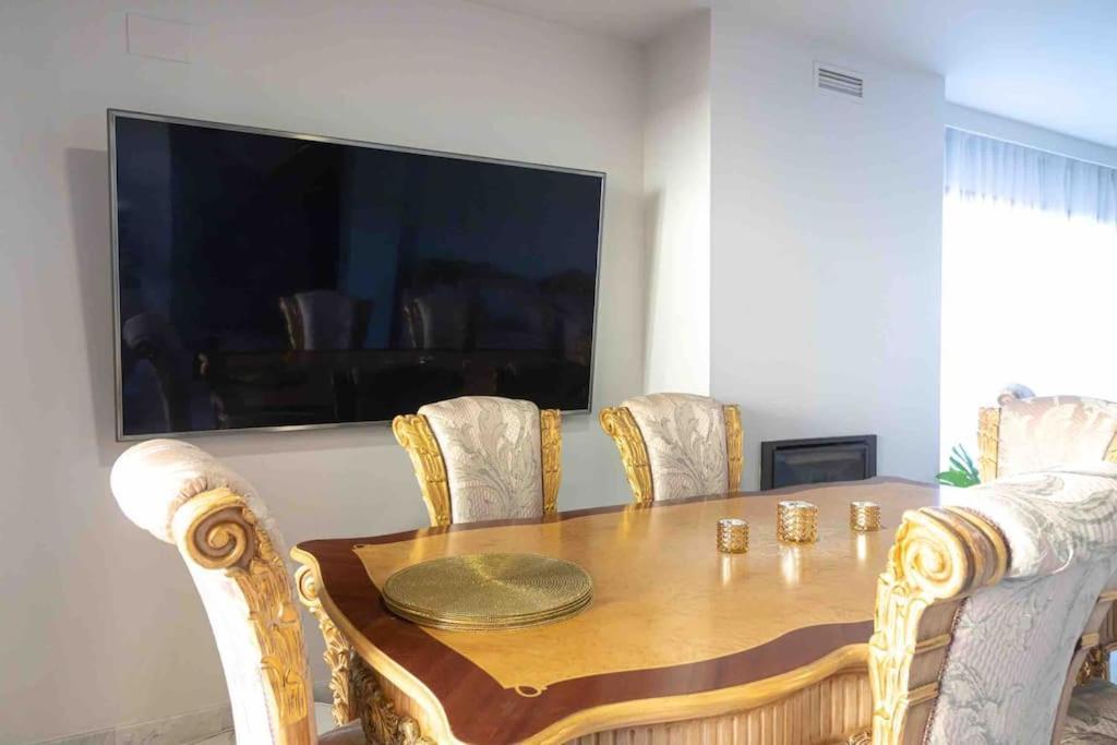 Rosa Benahavis Villa Estepona