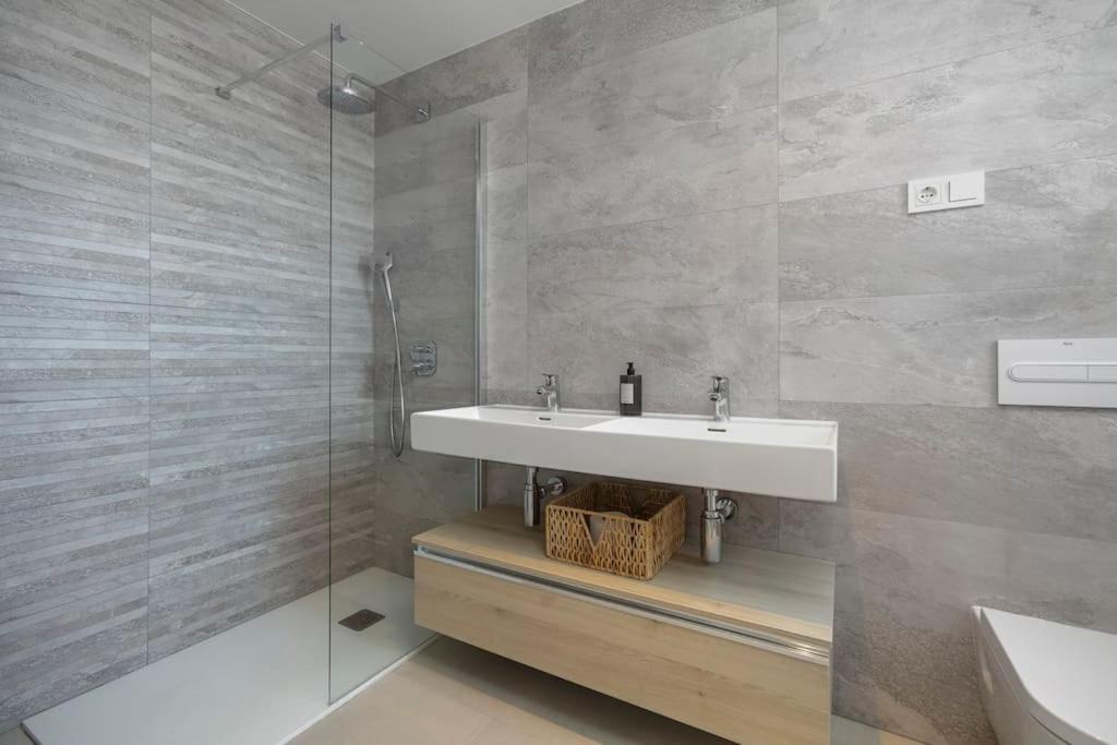 Apartment Amazing 4 Bedroom With Pools + Gym - Rdr269 Estepona
