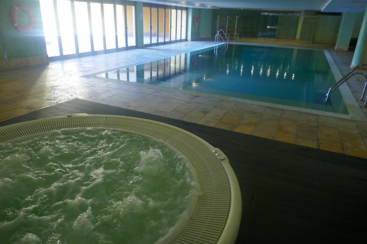 Salinas. For 4. Terrace/parking/pools/gym/4mins Apartment