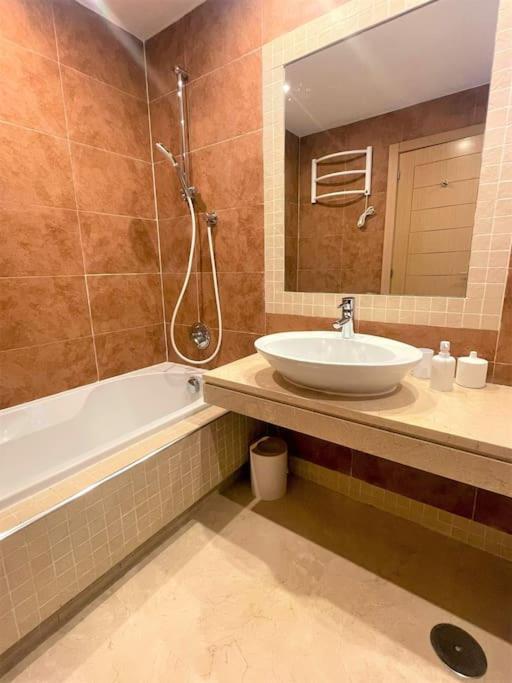 Breathtaking Apartment, Paradise Palm View Marbella Apartment *