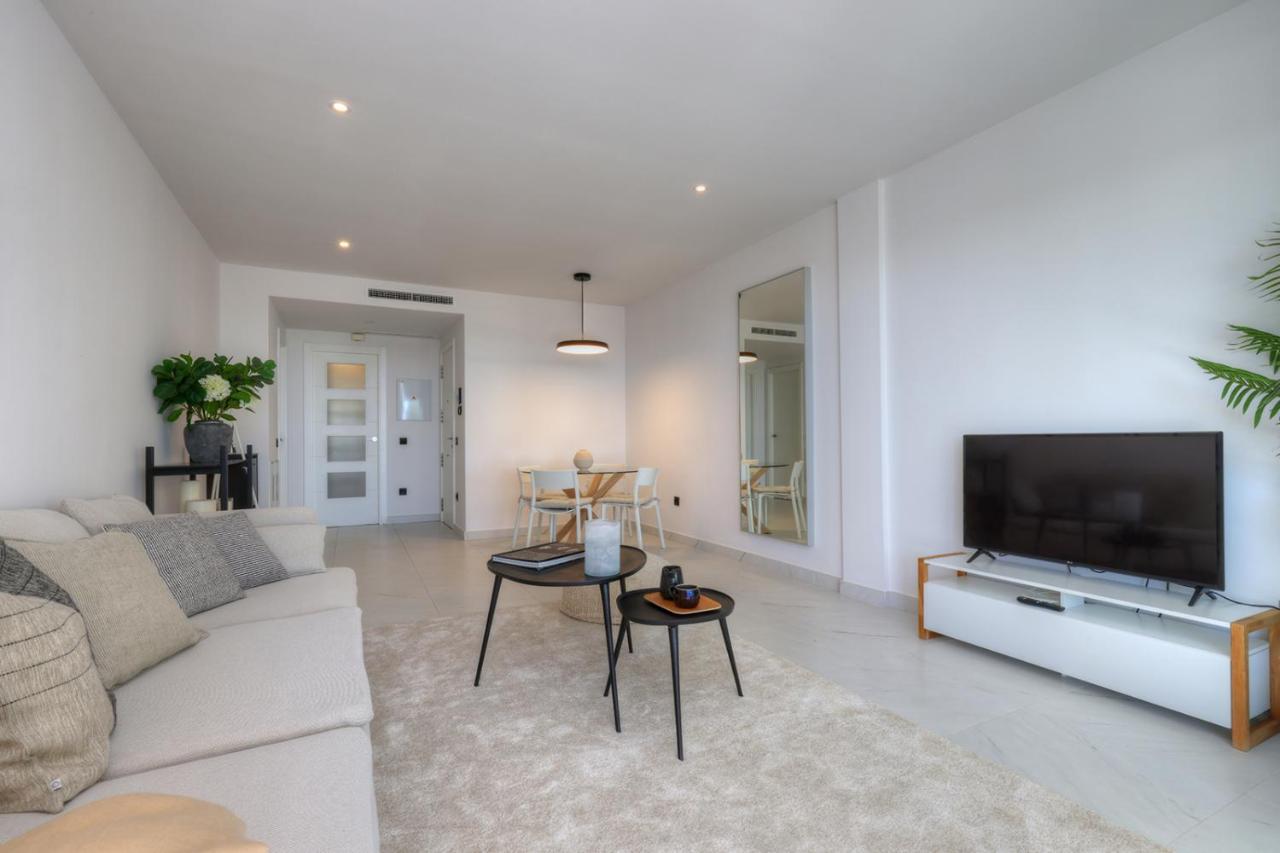 2 Bedroom @estepona Hills With Sea View! Apartment