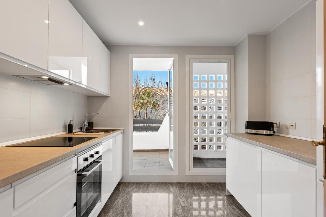 With Terrace And Pool By Costarentals - Ref M16 Apartment Estepona