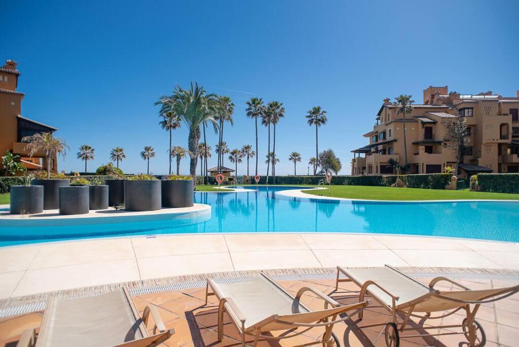 First Line Beach Complex Apartamento Estepona