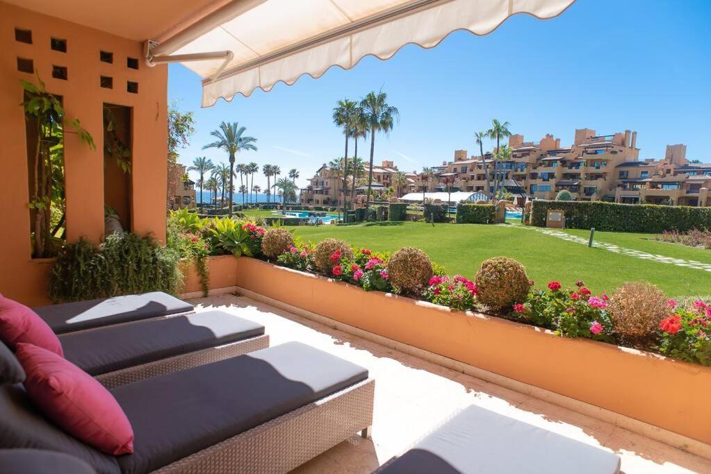 First Line Beach Complex Apartamento Estepona