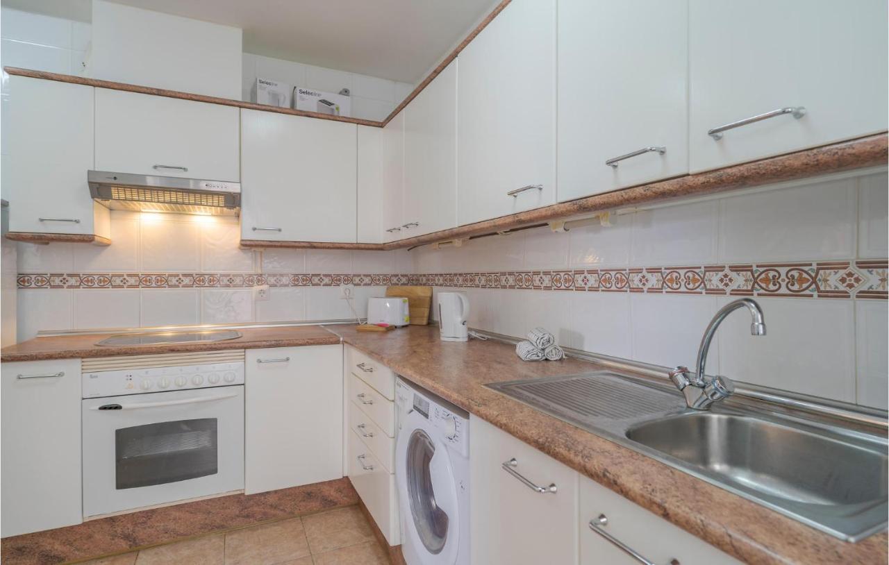 Apartment 2 Bedroom Awesome In