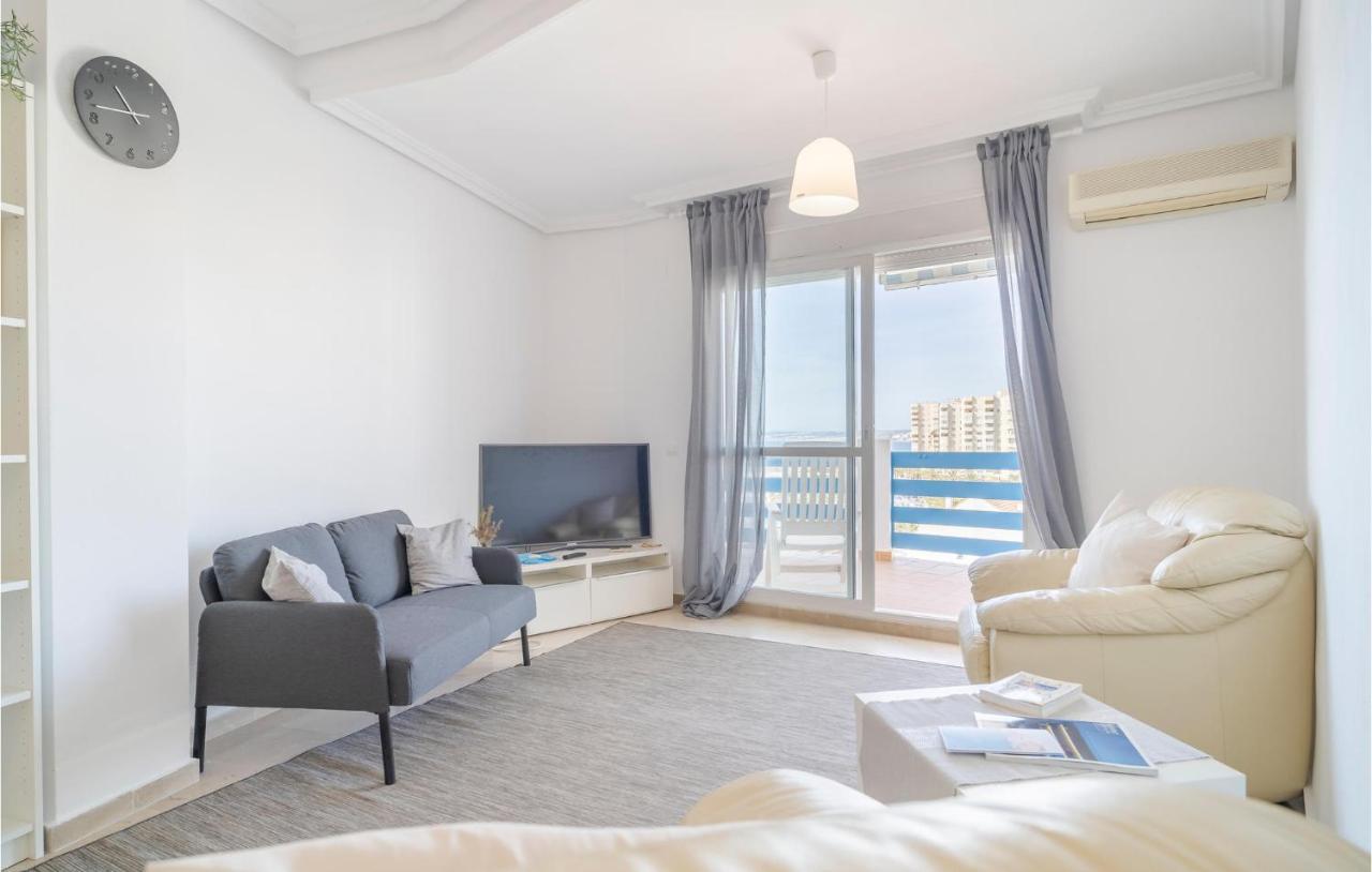2 Bedroom Awesome In Apartment *