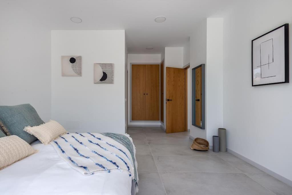 Casa Innes: Entire 5 Bed Modern Villa. Pool. Valle Romano Villa