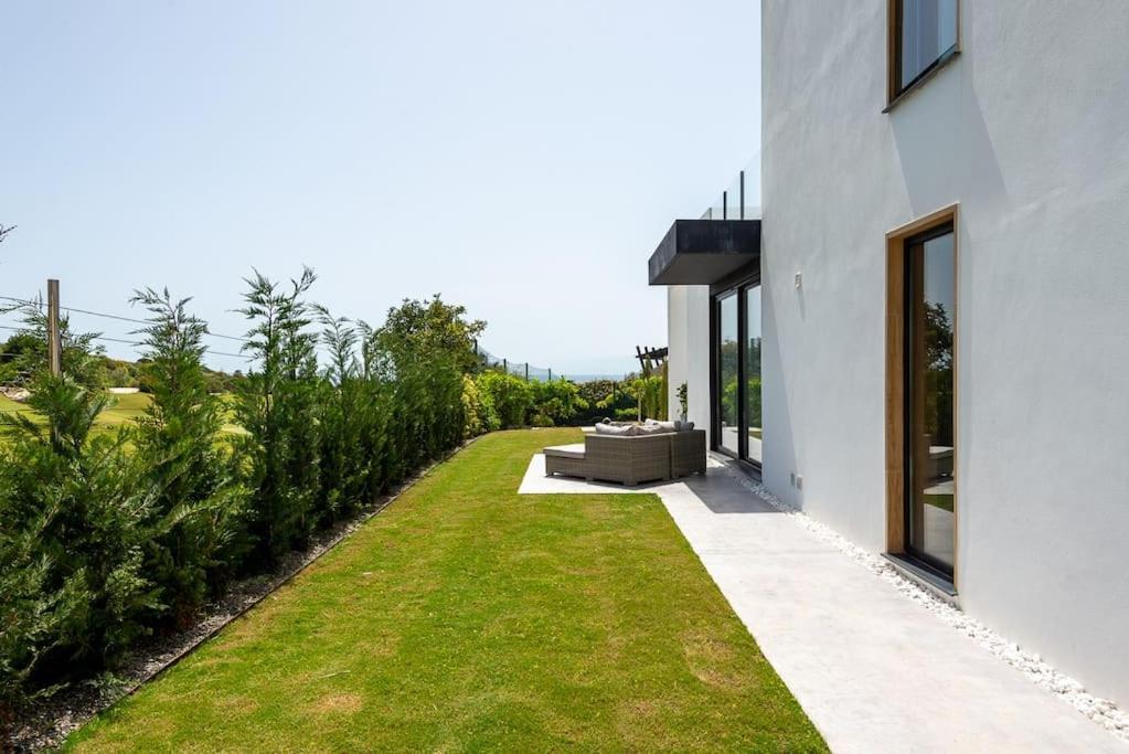 Casa Innes: Entire 5 Bed Modern Villa. Pool. Valle Romano Estepona