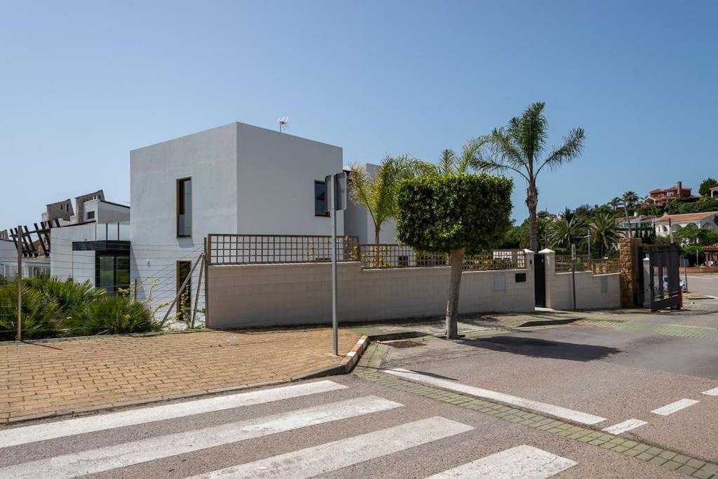 Casa Innes: Entire 5 Bed Modern Villa. Pool. Valle Romano Villa *