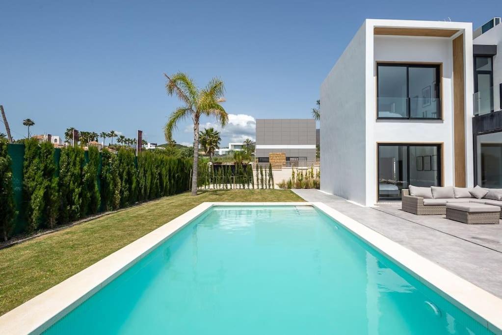 Villa Casa Innes: Entire 5 Bed Modern Villa. Pool. Valle Romano *