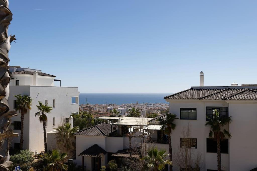 2 Bed At Hills With Great Sea Views! *