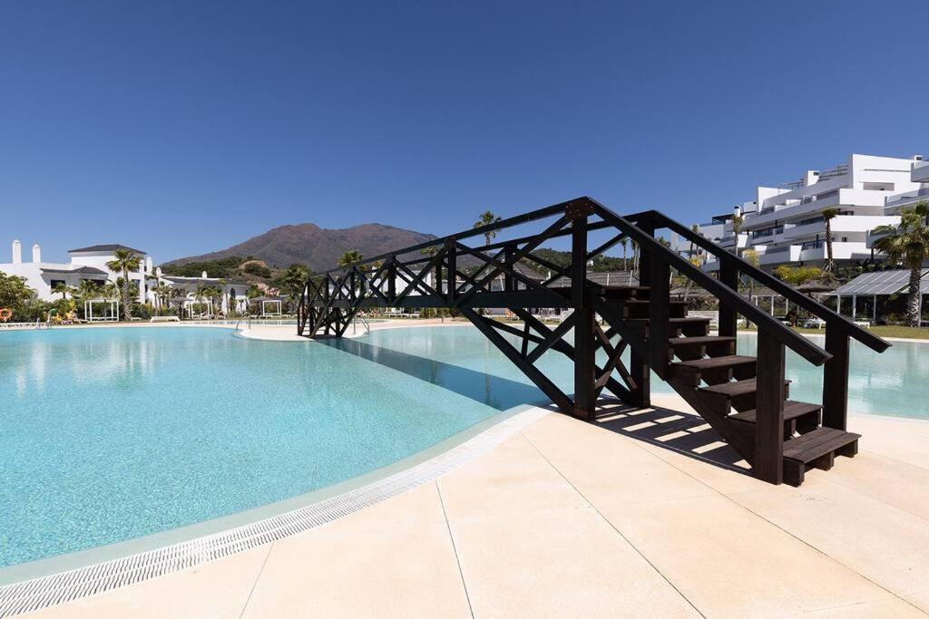 2 Bed At Hills With Great Sea Views! *