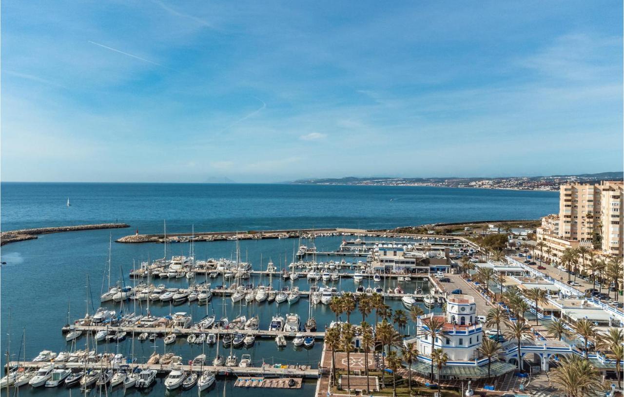 Gorgeous In With Kitchen Apartment Estepona