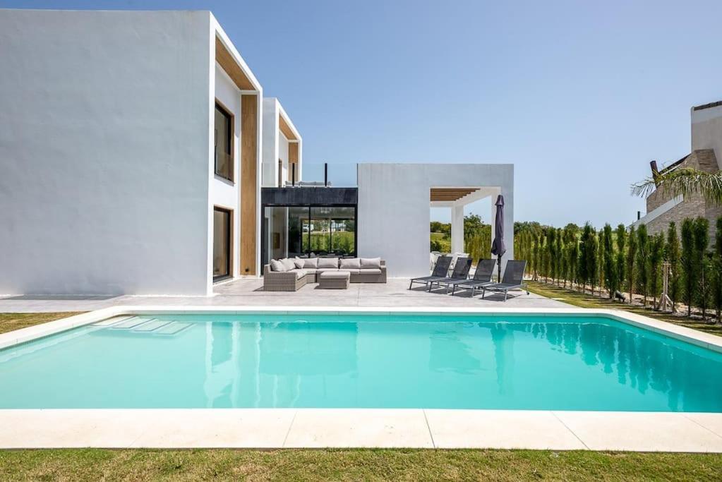 Villa Casa Innes: Entire 5 Bed Modern Villa. Pool. Valle Romano