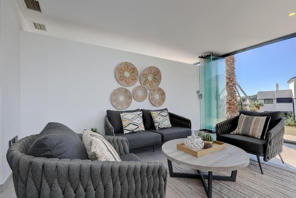3 Bedroom Ground Floor @ Hills! * Estepona