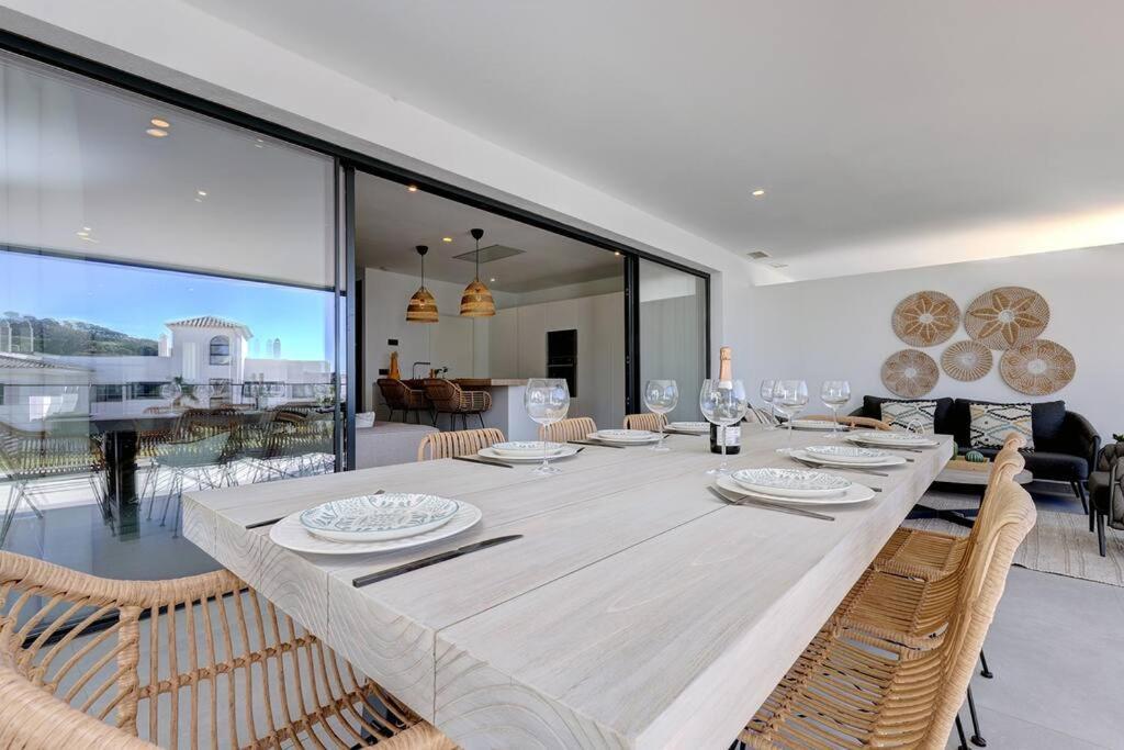Apartment 3 Bedroom Ground Floor @ Hills! *