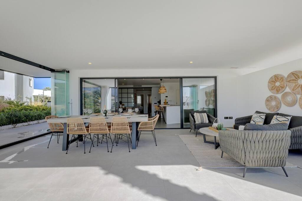 3 Bedroom Ground Floor @ Hills! *