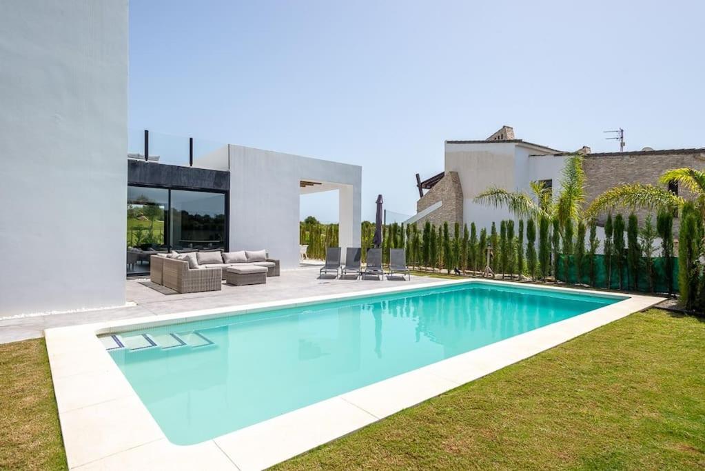 Casa Innes: Entire 5 Bed Modern Villa. Pool. Valle Romano Villa *