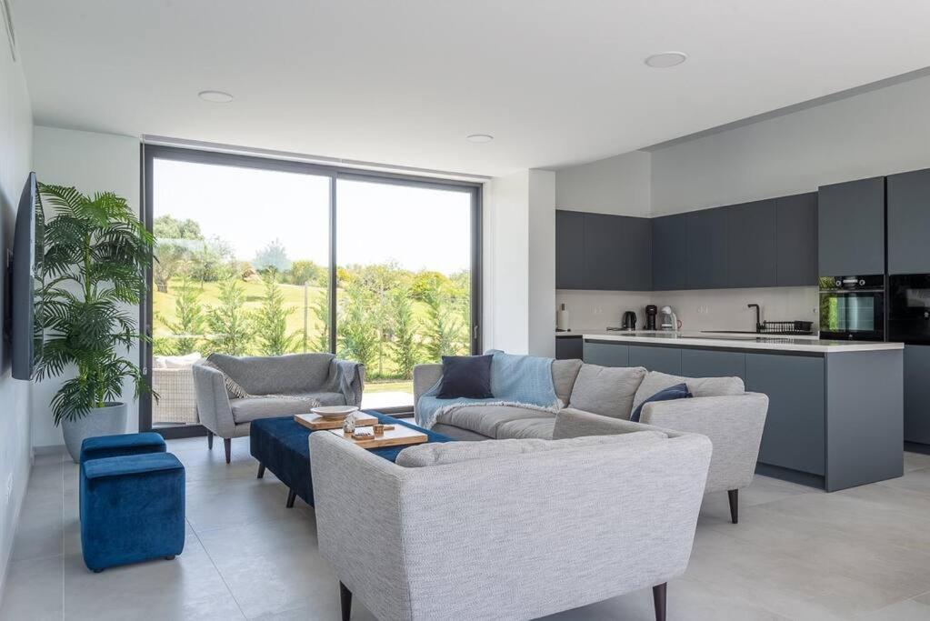 Casa Innes: Entire 5 Bed Modern Villa. Pool. Valle Romano Estepona