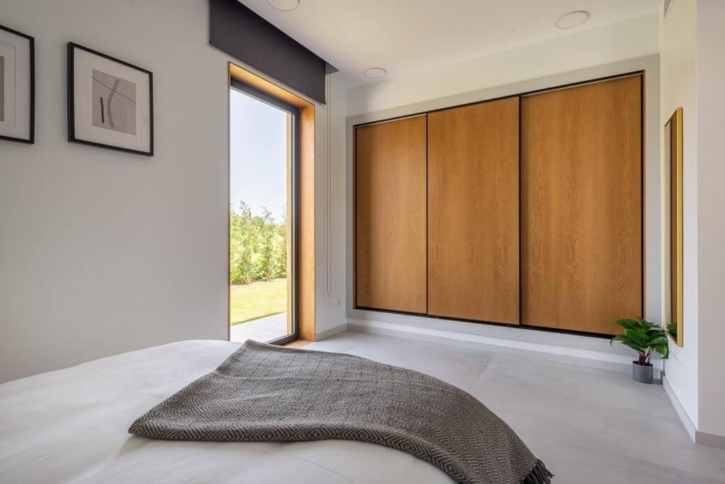 Casa Innes: Entire 5 Bed Modern Villa. Pool. Valle Romano * Estepona