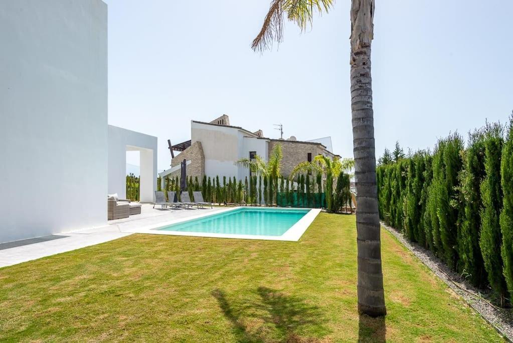 Casa Innes: Entire 5 Bed Modern Villa. Pool. Valle Romano Villa