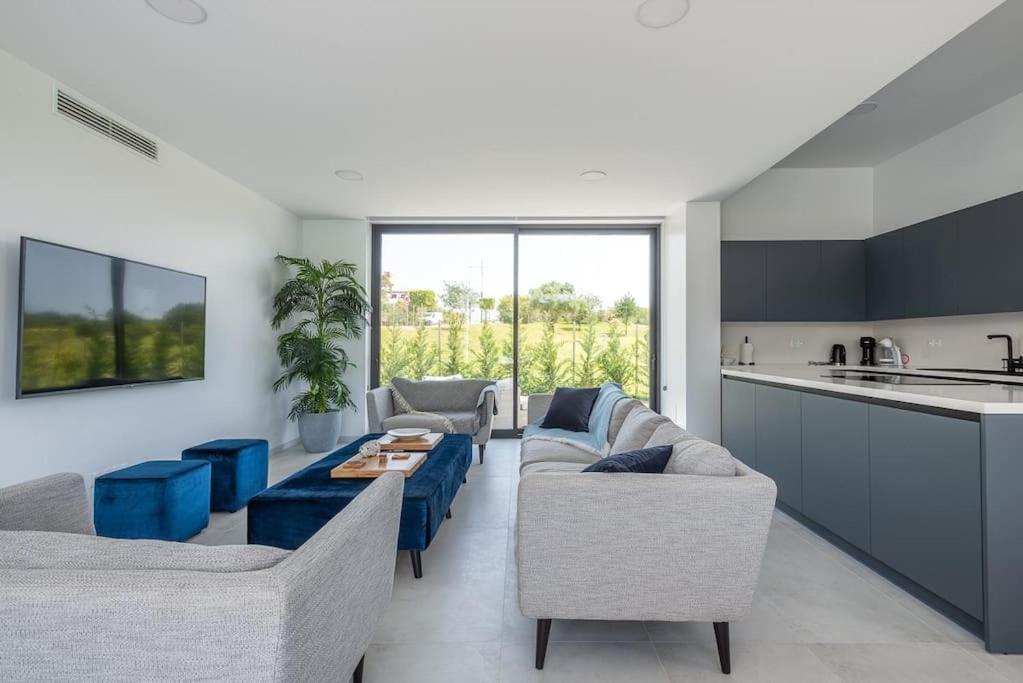 Casa Innes: Entire 5 Bed Modern Villa. Pool. Valle Romano Villa *
