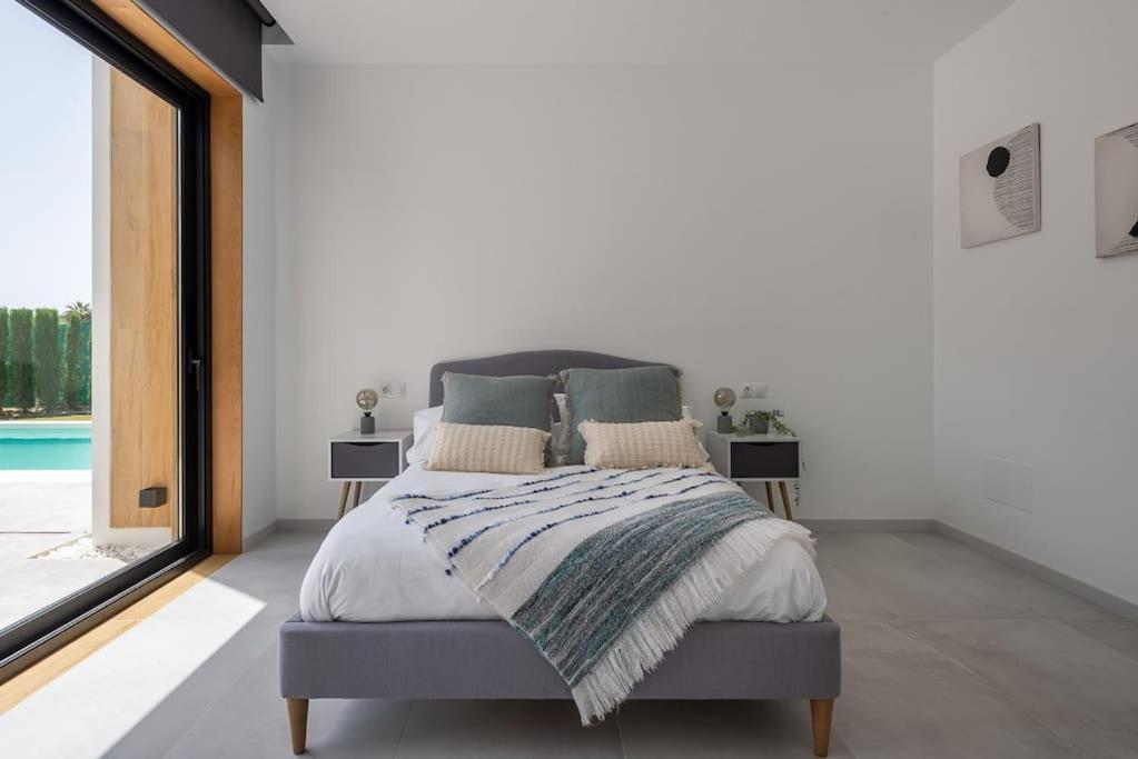 Casa Innes: Entire 5 Bed Modern Villa. Pool. Valle Romano * Estepona