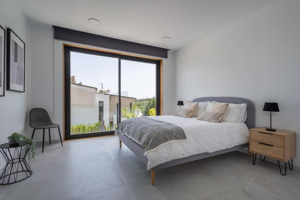 Casa Innes: Entire 5 Bed Modern Villa. Pool. Valle Romano Villa