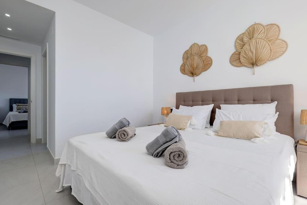 2 Bed At Hills With Great Sea Views! Apartment Estepona