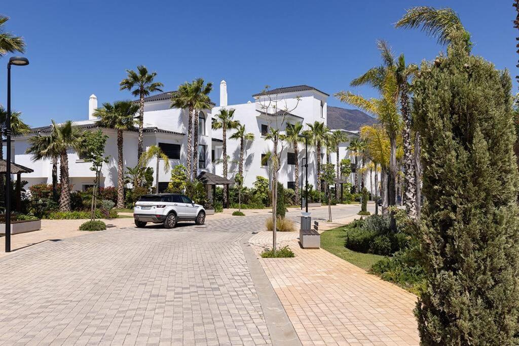 Apartment 2 Bed At Hills With Great Sea Views! *