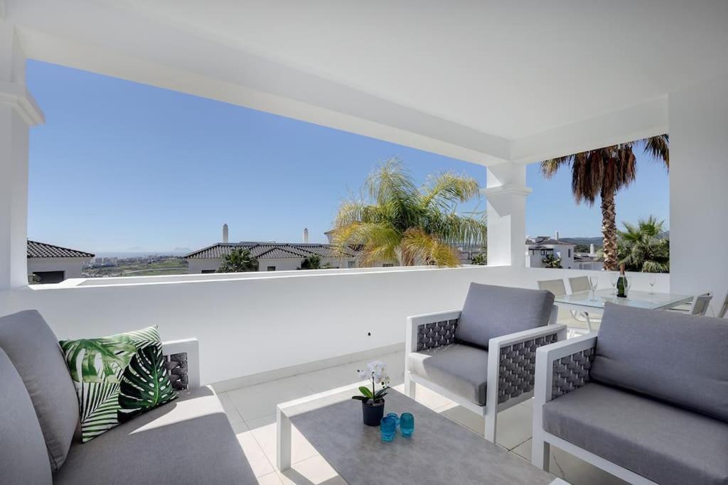 Apartment 2 Bed At Hills With Great Sea Views! Estepona