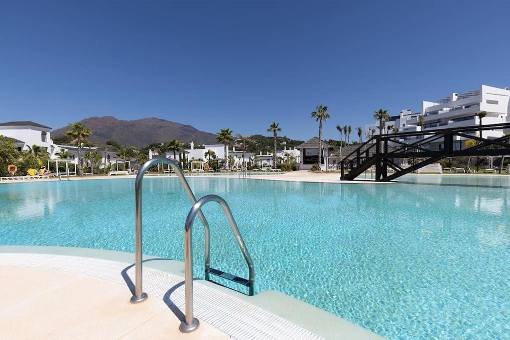 Apartment 2 Bed At Hills With Great Sea Views! Estepona
