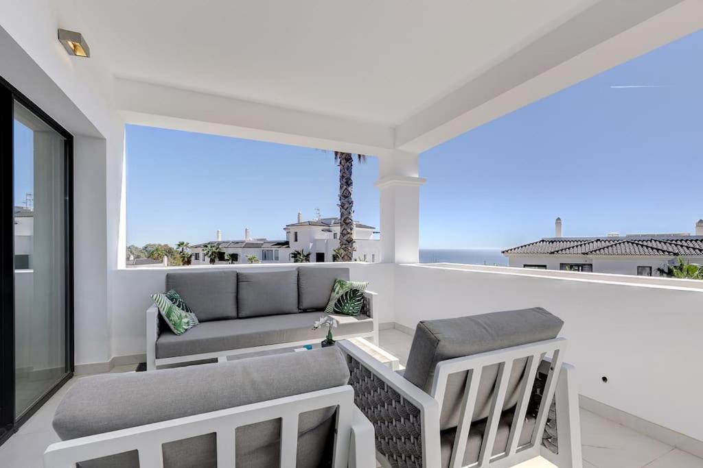 Apartment 2 Bed At Hills With Great Sea Views! *