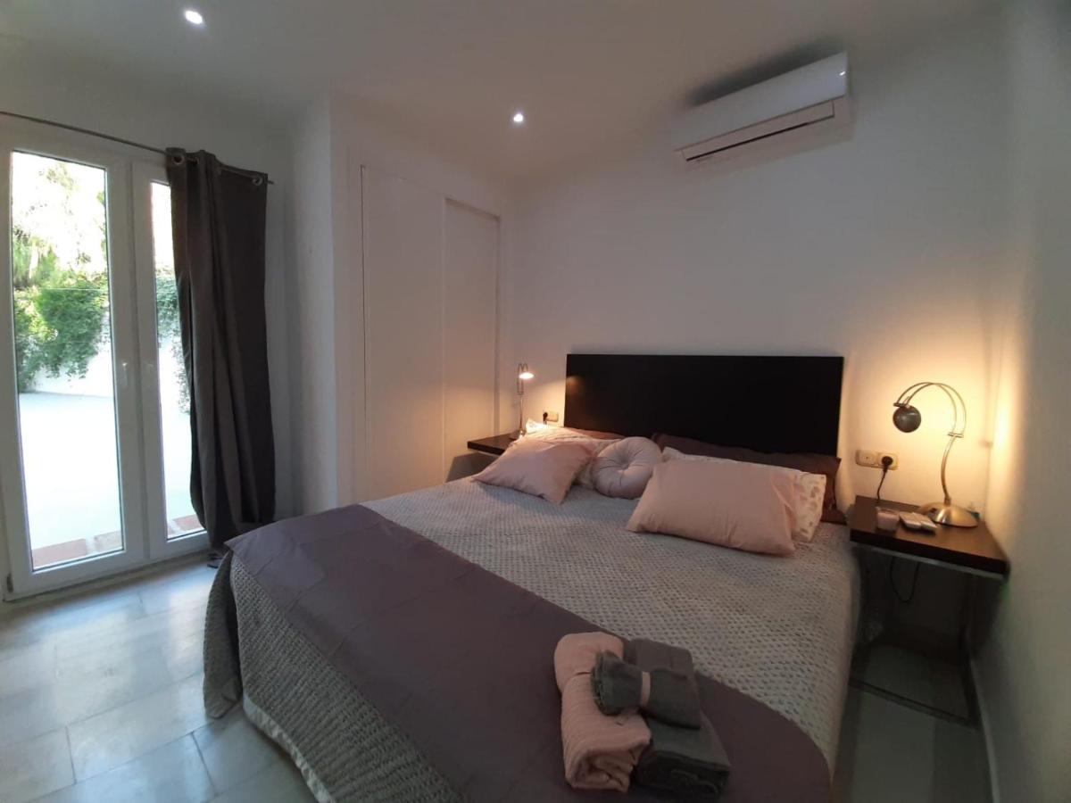 Aqua Private Six Bedrooms With Large Pool Estepona