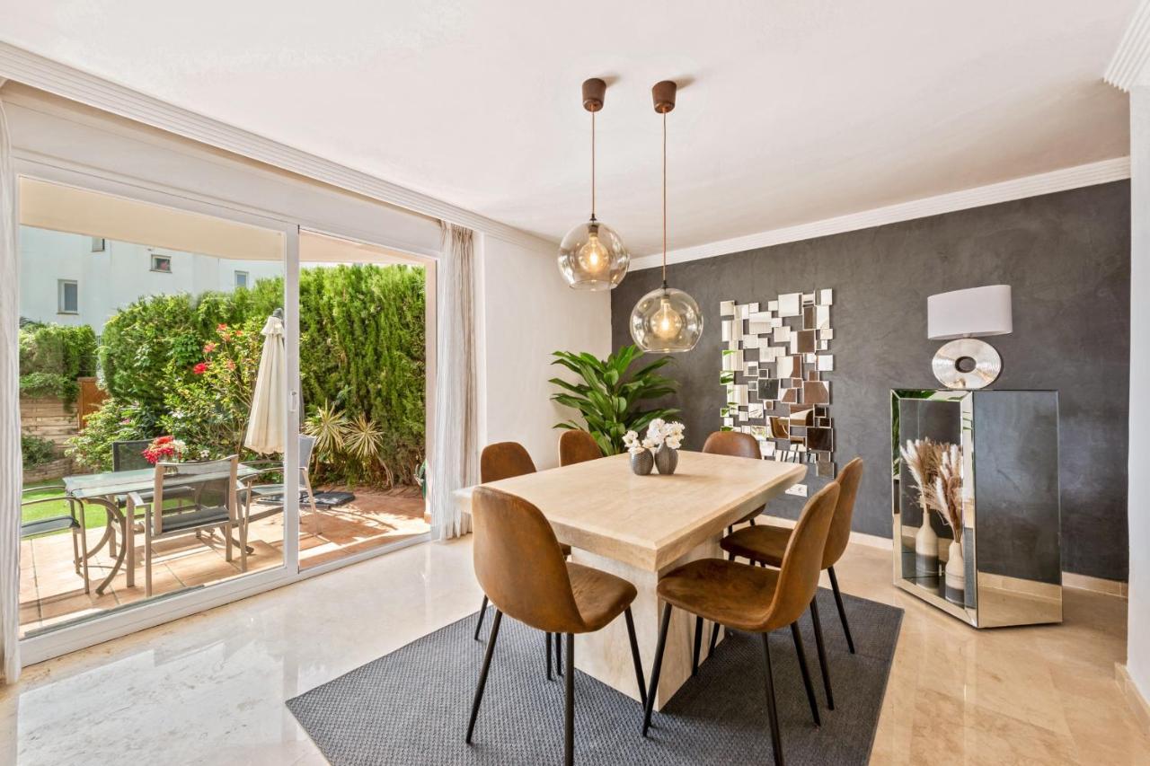 Holiday home Cozy Townhouse Selwo Estepona