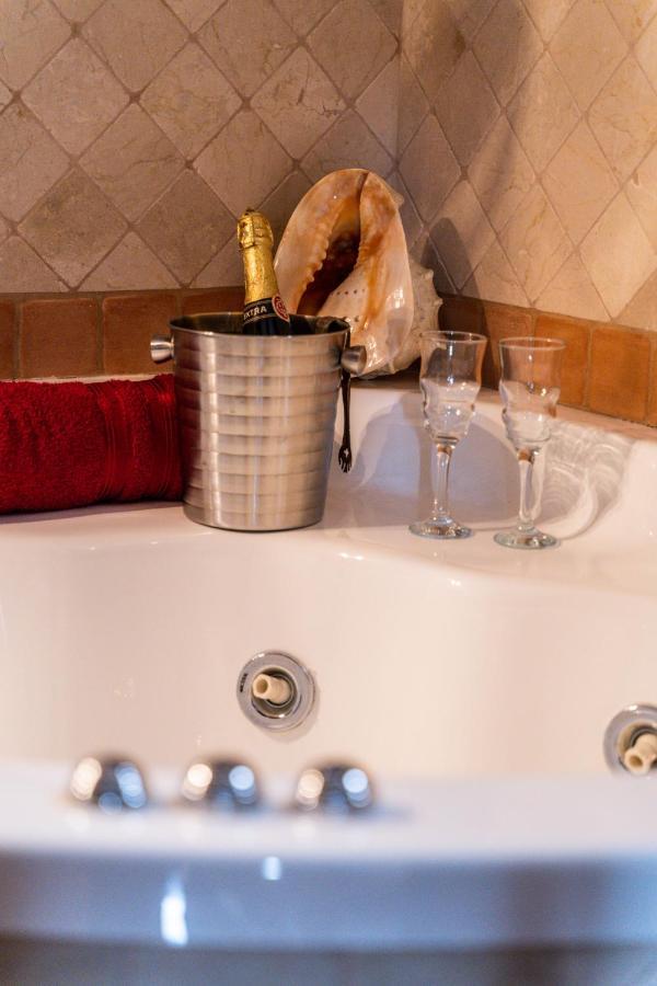 Estilo Mediterranea Con Piscina, Jardin, Bbq Y Jacuzzi - Bel Air Real * Estepona