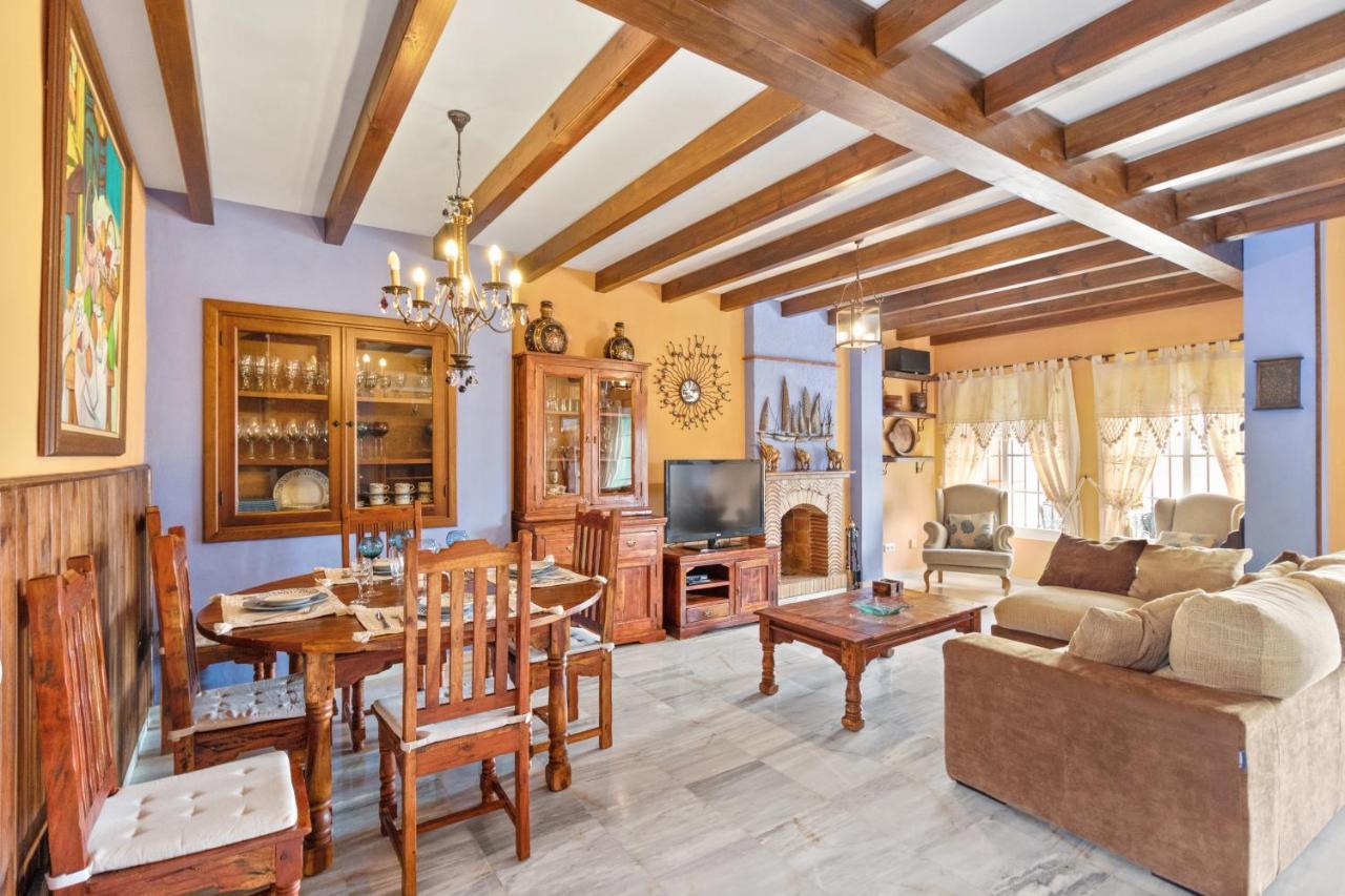 Villa Estilo Mediterranea Con Piscina, Jardin, Bbq Y Jacuzzi - Bel Air Real