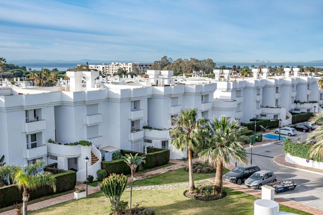Andalusian Elegance In El Paraiso With 360 Views Over Sea And Mountains Apartment Estepona