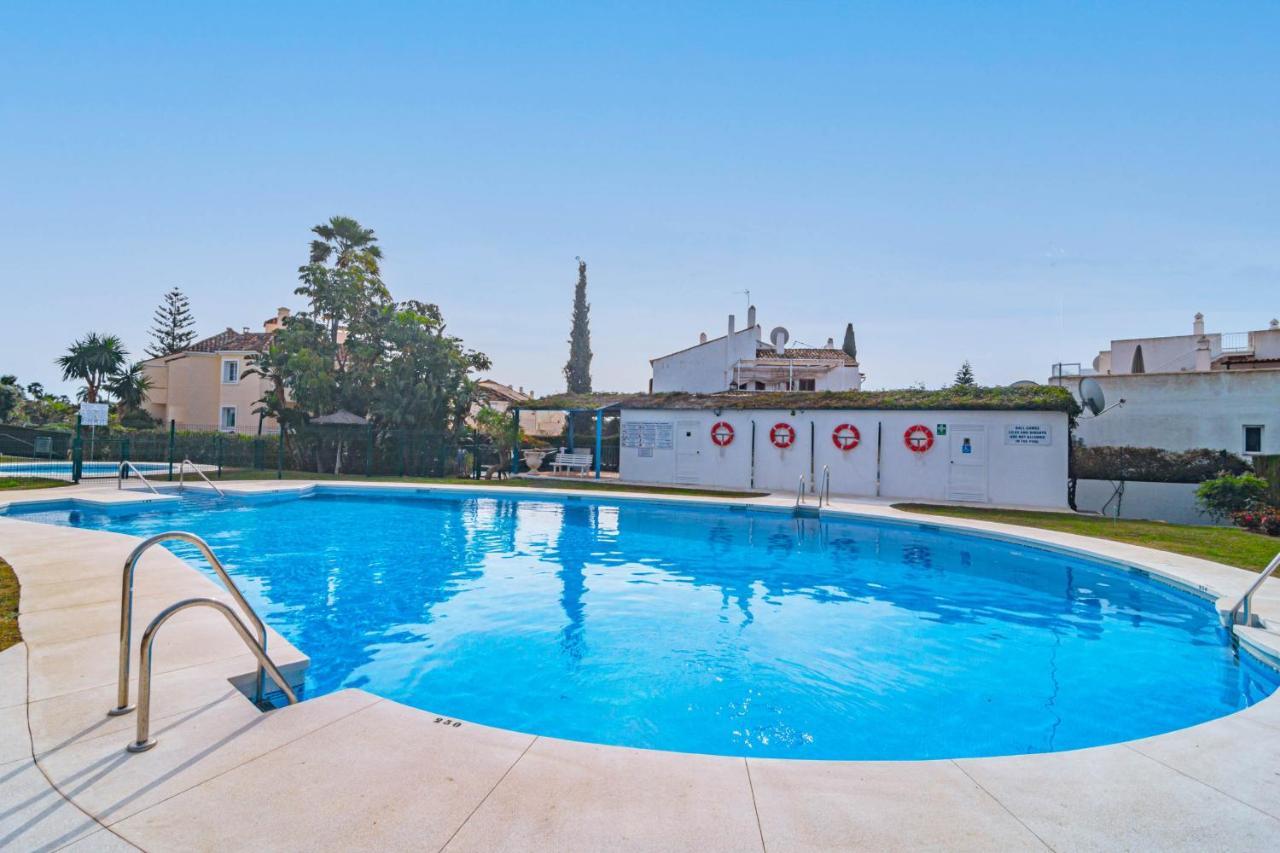 Andalusian Elegance In El Paraiso With 360 Views Over Sea And Mountains Apartment