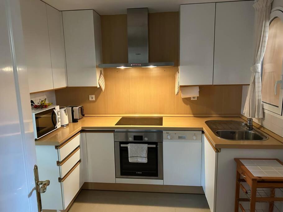 Holiday home Lovely 2 Bed Alcazaba House By Sea Rdr296