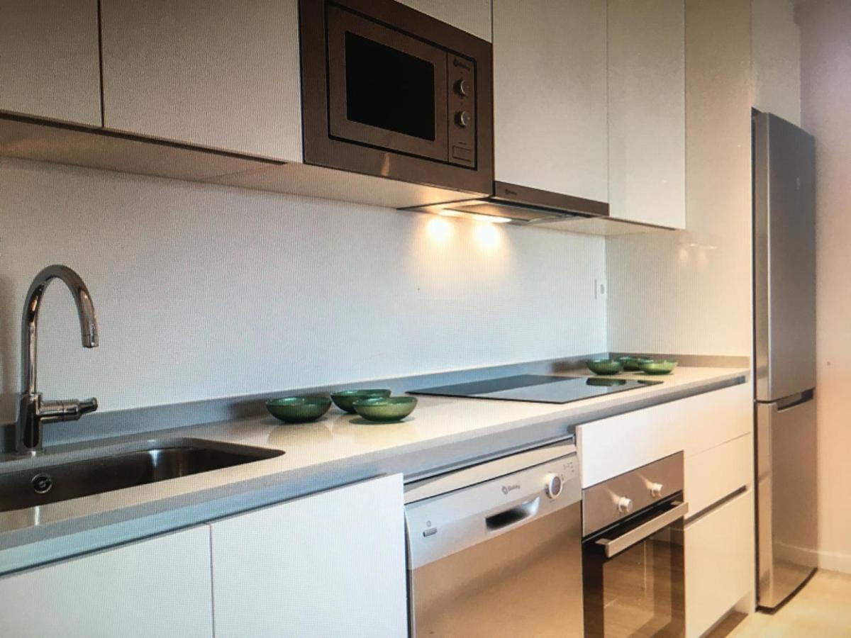 Oasis: Beachfront With Dual Pools And Mountain Views Estepona