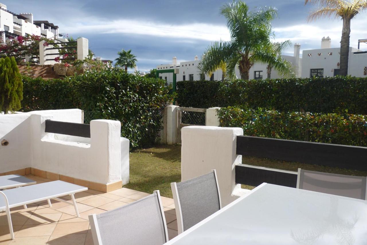 Modern Sunset Golf Apartment