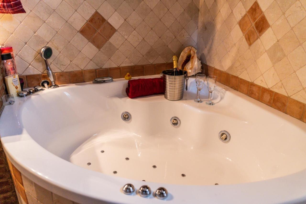 Estilo Mediterranea Con Piscina, Jardin, Bbq Y Jacuzzi - Bel Air Real