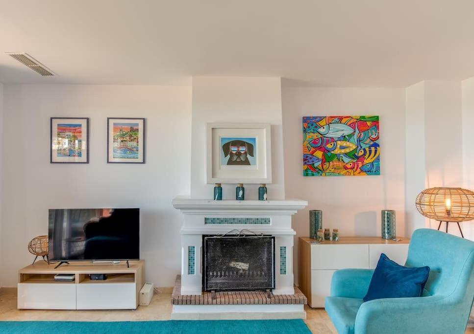 Beachfront Townhouse * Estepona