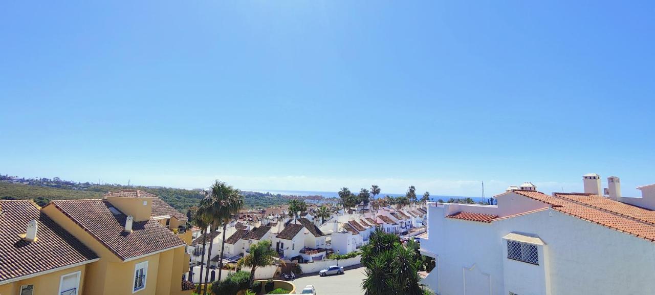 Unique & Fashionable 3 Bedroom - Views Apartment