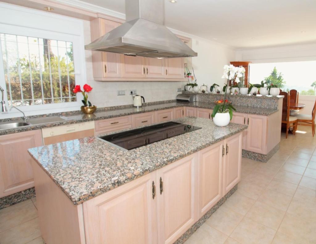 Marbella Sea View 10 Bedrooms Villa Estepona